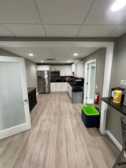 More Photos Of 399 East Dr, Melbourne Light Distribution For Lease