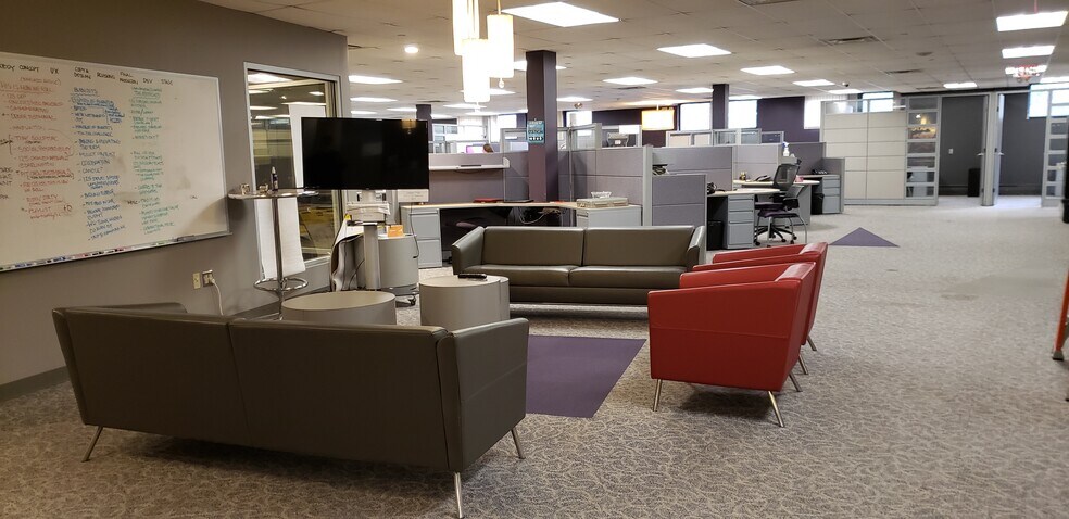 More Photos Of 6 Berkshire Blvd, Bethel Office For Sale