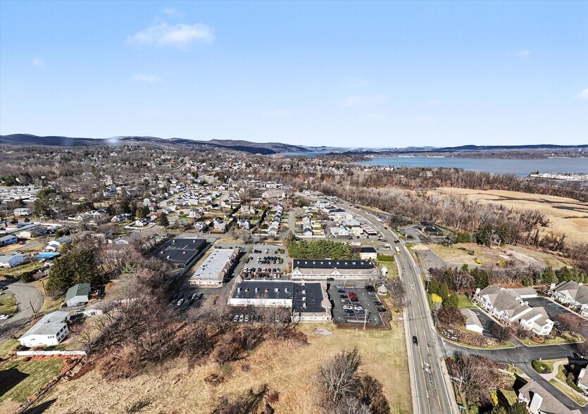 More Photos Of 24-26 Liberty Square Mall, Stony Point Office For Sale