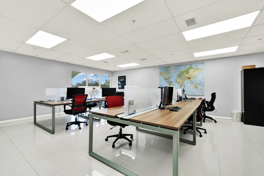 More Photos Of 7770 NW 46th St, Doral Warehouse For Lease