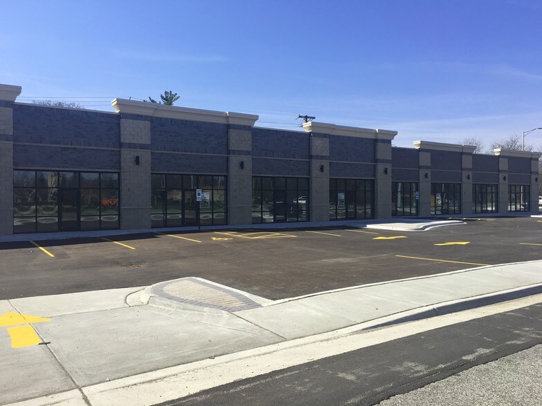 More Photos Of 7929 W Cermak Rd, North Riverside Storefront Retail Office For Lease