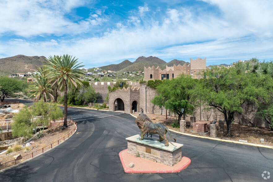 More Photos Of 4800 W Gates Pass Rd, Tucson Specialty For Sale