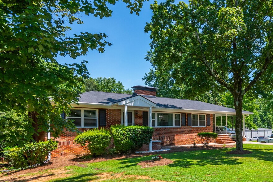 More Photos Of 4270 S Main St, Acworth Office For Sale