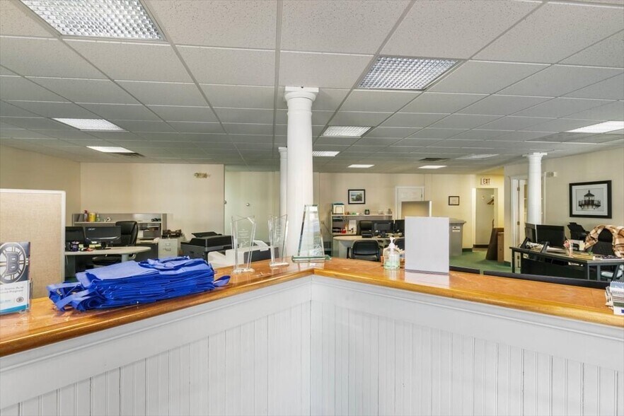 More Photos Of 306 Cabot St, Beverly Office For Sale