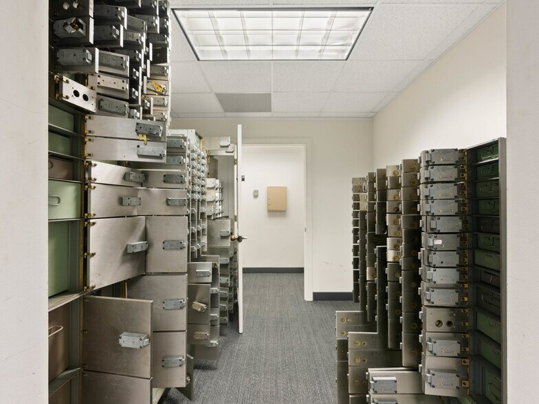 More Photos Of 79 S Main St, Inman Bank For Lease