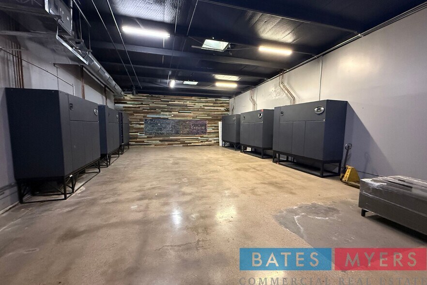 More Photos Of 4807 Norma Street, Dallas Showroom For Sale