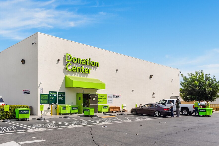 More Photos Of 5227 Lakewood Blvd, Lakewood General Retail For Sale