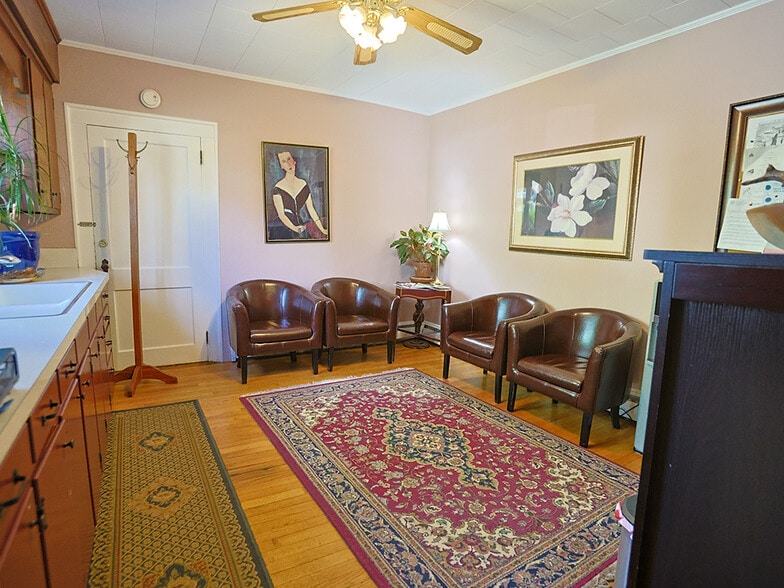 More Photos Of 19 Hill St, Goshen Office For Sale