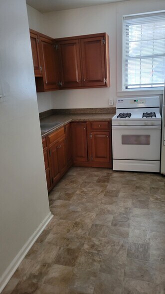 More Photos Of 666-668 Main St, Middletown Apartments For Sale