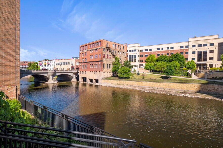 More Photos Of 31 W Downer Pl, Aurora Office For Sale