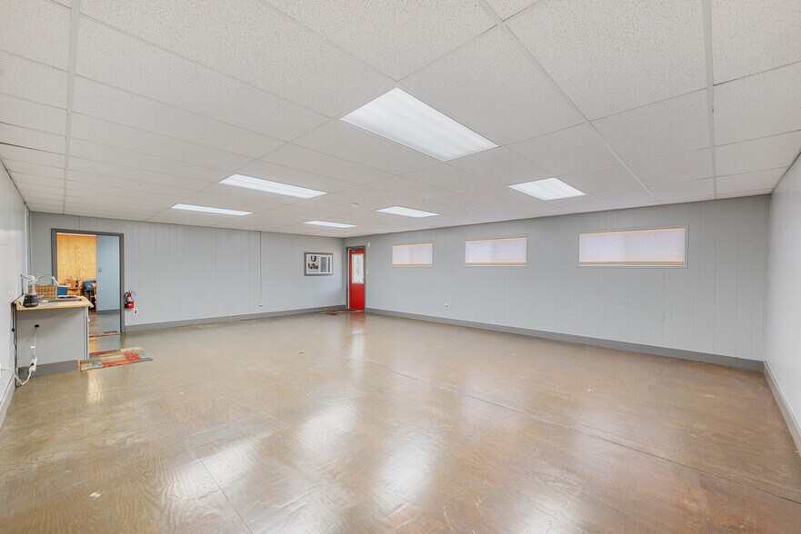 More Photos Of 5290 W State Highway 31, Corsicana Office Residential For Lease
