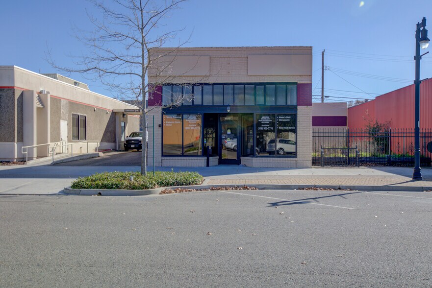 More Photos Of 3234 Santa Fe St, Riverbank Storefront For Sale