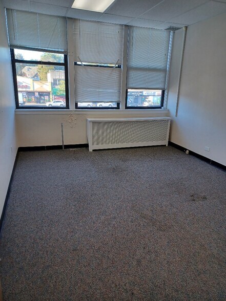 More Photos Of 11655 Queens Blvd, Forest Hills Office For Lease