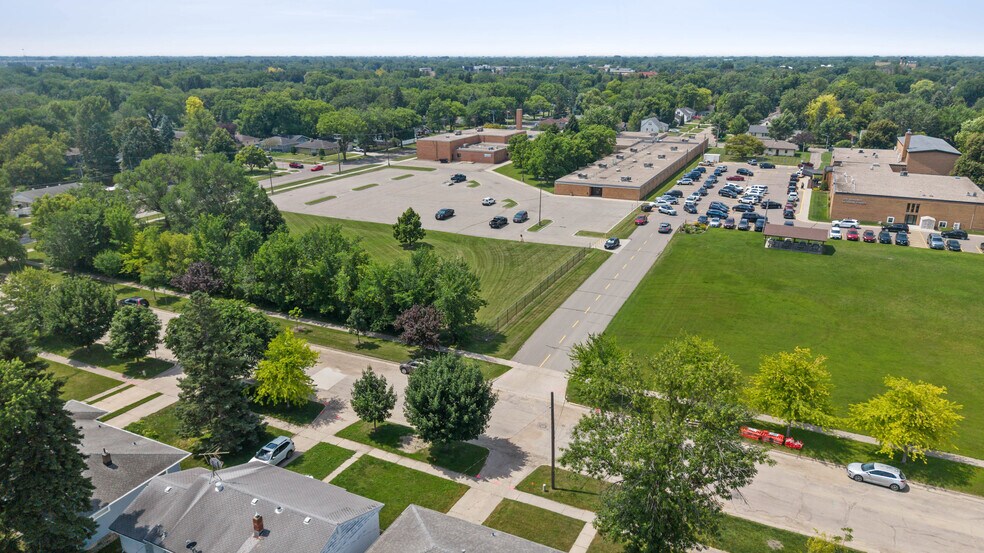 More Photos Of 1110 S 14th St, Moorhead Specialty For Sale