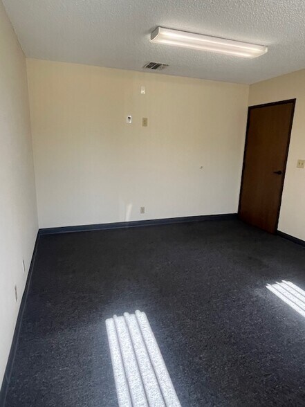 More Photos Of 4700 E Miller Dr, Temple City Warehouse For Lease