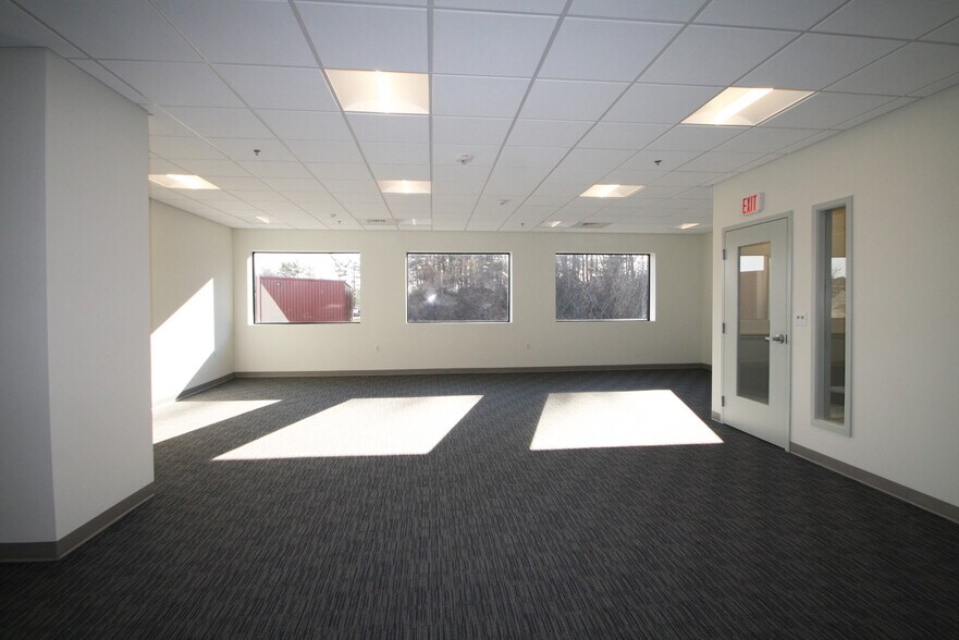 More Photos Of 28 Riverside Dr, Pembroke Research And Development For Lease