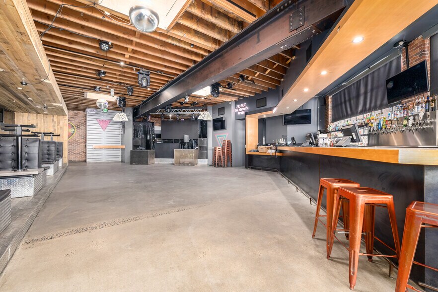 More Photos Of 2036-2046 Broadway, Denver Restaurant For Sale