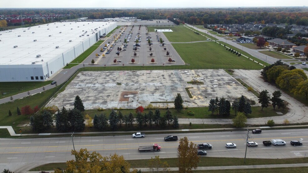 More Photos Of 50500 Mound Rd, Shelby Township Land For Lease