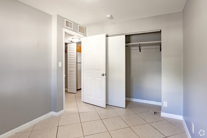 More Photos Of 900-902 SE 1st St, Pompano Beach Apartments For Sale