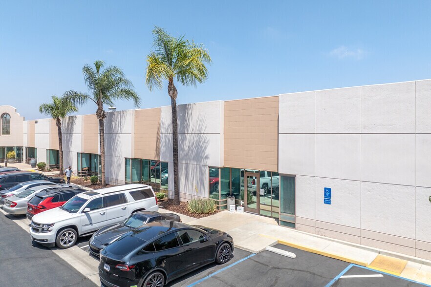 More Photos Of 2010 Iowa Ave, Riverside Office For Lease