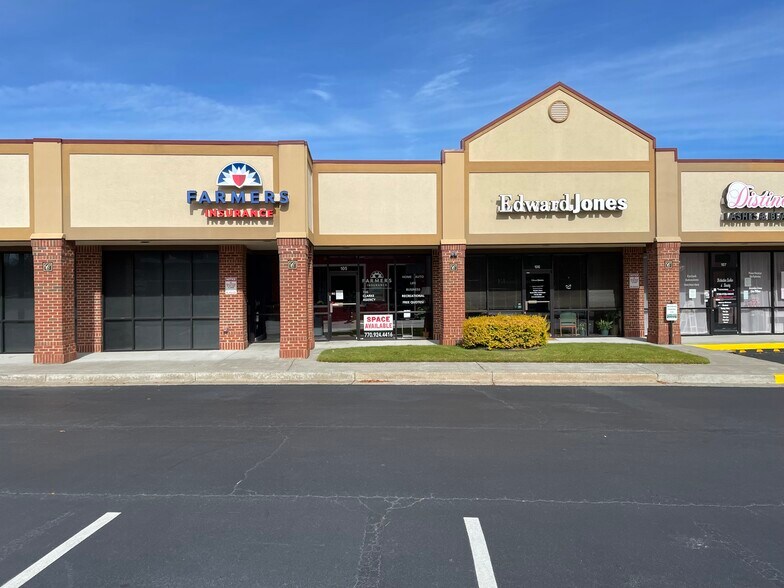 More Photos Of 2360 Towne Lake Pky, Woodstock Storefront For Lease