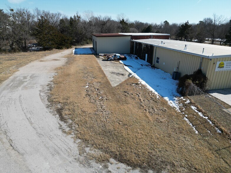 More Photos Of 400 E Jackson St, Broken Arrow Warehouse For Lease