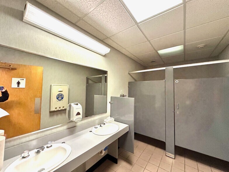 More Photos Of 901 Lincolnway, La Porte Medical For Sale