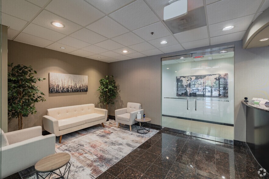 More Photos Of 40900 Woodward Ave, Bloomfield Hills Coworking Space