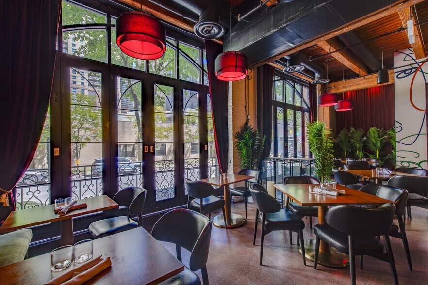 More Photos Of 11 W Illinois St, Chicago Loft Creative Space For Lease
