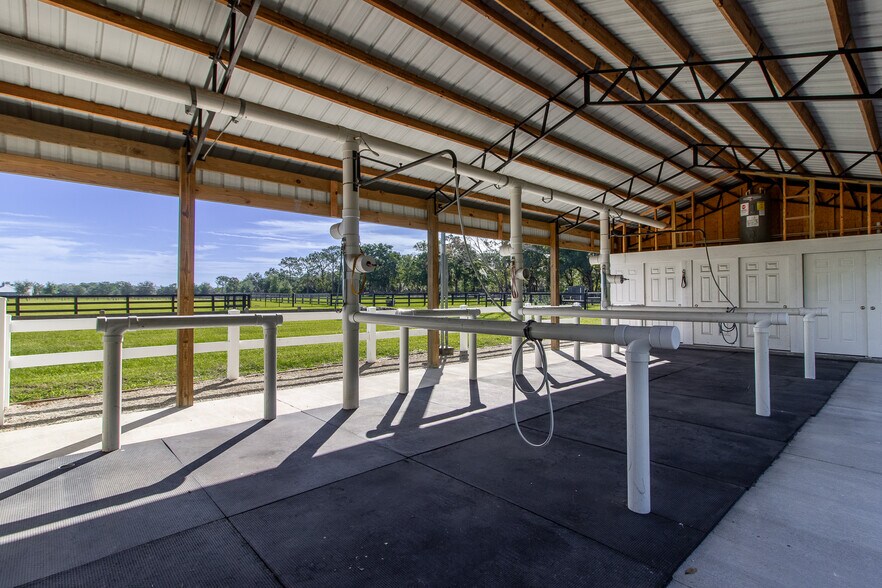 More Photos Of 20221 SW 5th Pl, Dunnellon Specialty For Sale