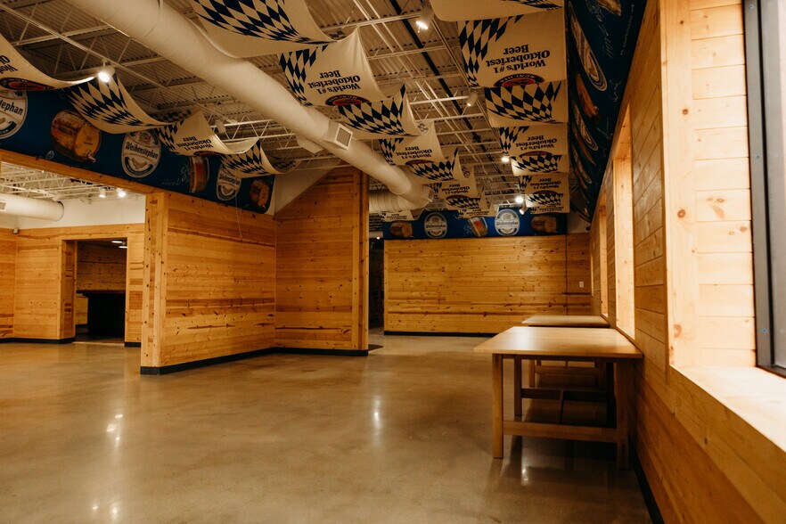 More Photos Of 817 Interstate Dr, Manchester Freestanding For Sale