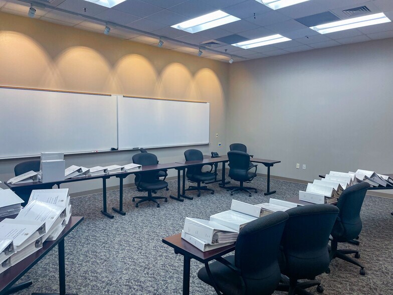 More Photos Of 2625 Co 180 rd, Garden City Manufacturing For Sale