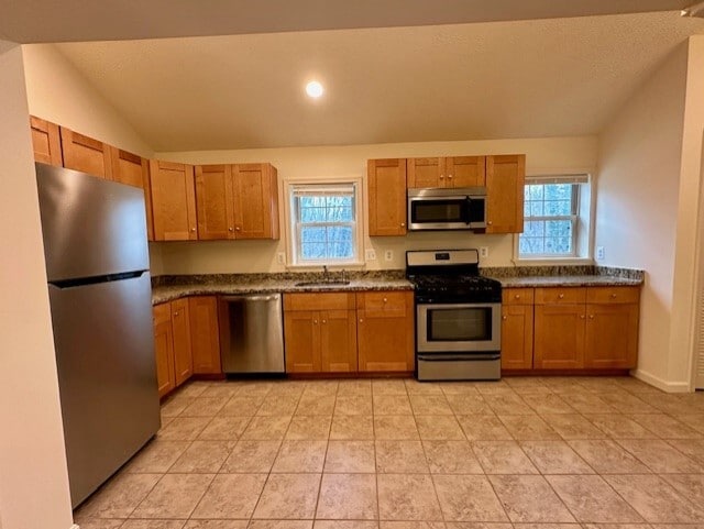 More Photos Of 19 N Bridge St, Round Hill Apartments For Sale