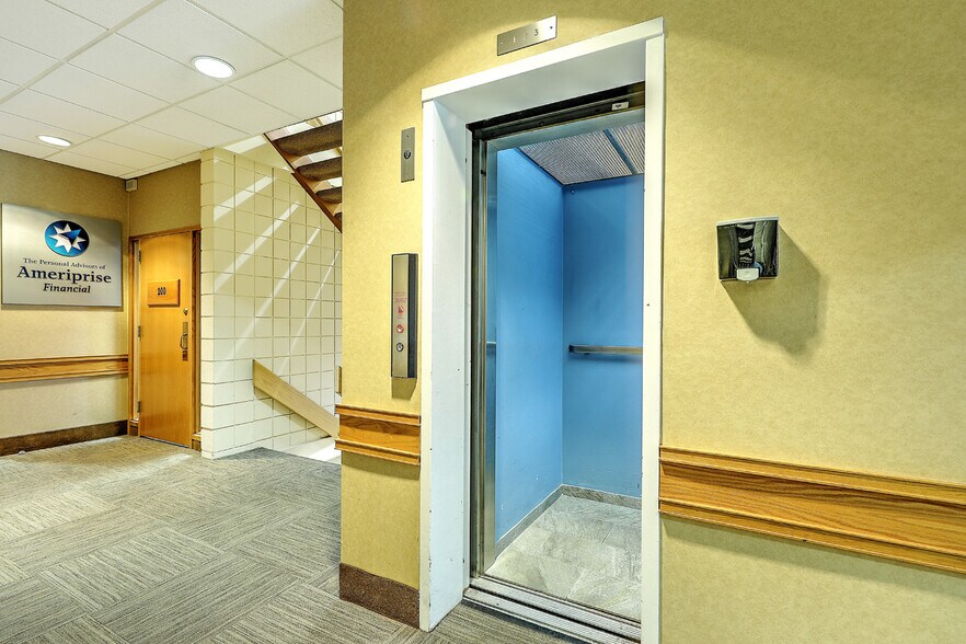 More Photos Of 1150 New London Ave, Cranston Office For Lease