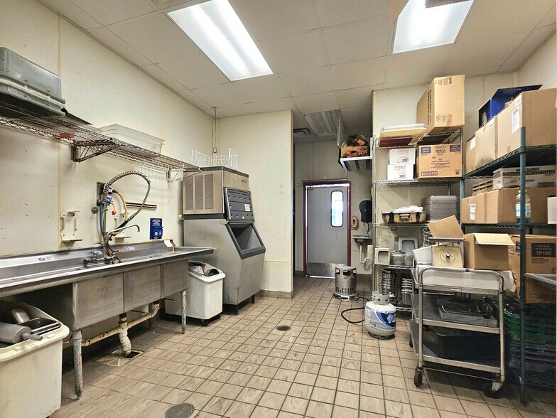 More Photos Of 855 W Cook St, Manteno Restaurant For Sale