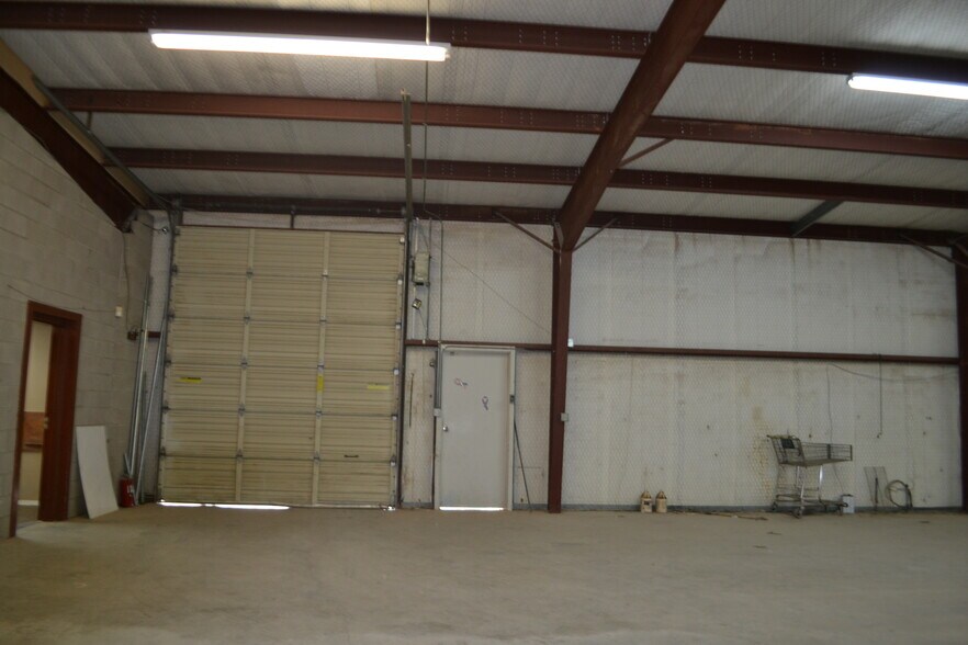 More Photos Of 835 W Sunrise Cir, Hobbs Flex For Lease