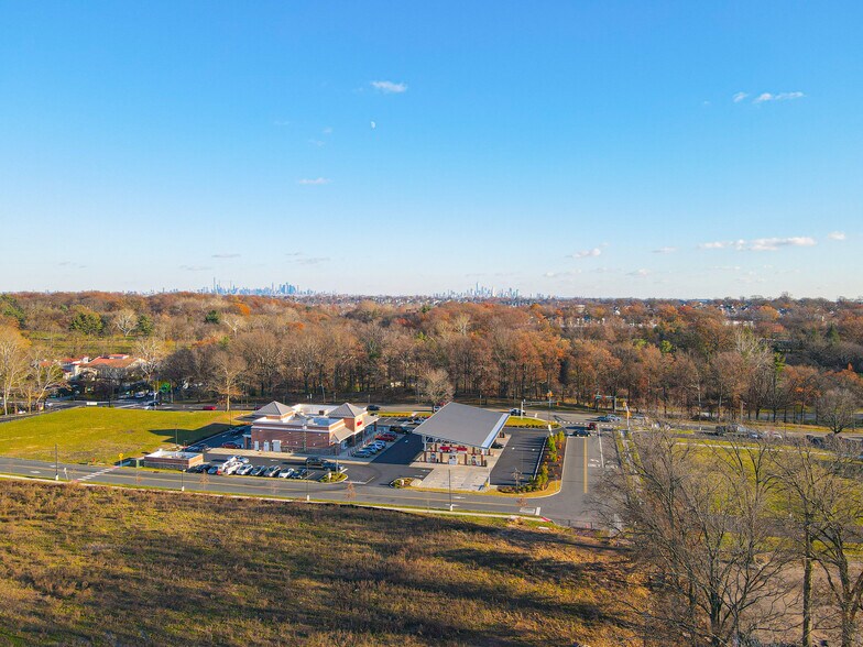 More Photos Of 11 Franklin Ave, Belleville Land For Lease