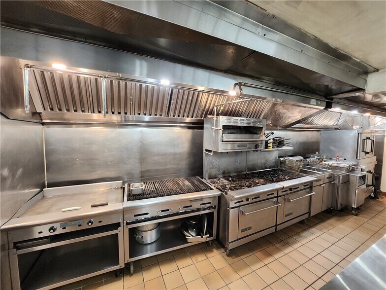 More Photos Of 2855 29th Ave, Birchwood Restaurant For Sale
