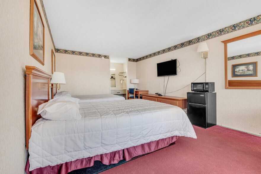 More Photos Of 1014 Cosby Hwy, Newport Hotel For Sale