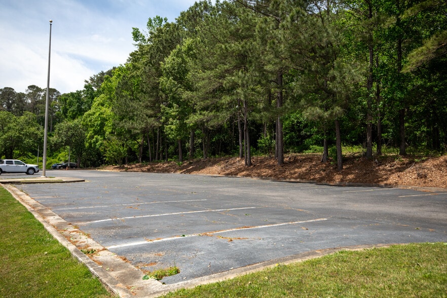 More Photos Of 3500 Riverside Dr, Macon-Bibb Religious Facility For Sale
