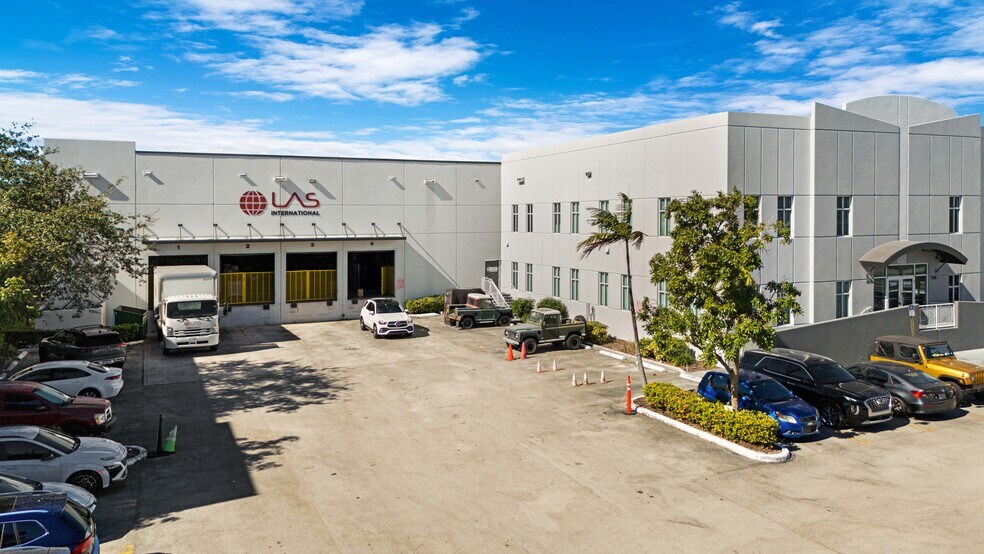 More Photos Of 3500-3508 NW 114th Ave, Miami Warehouse For Lease