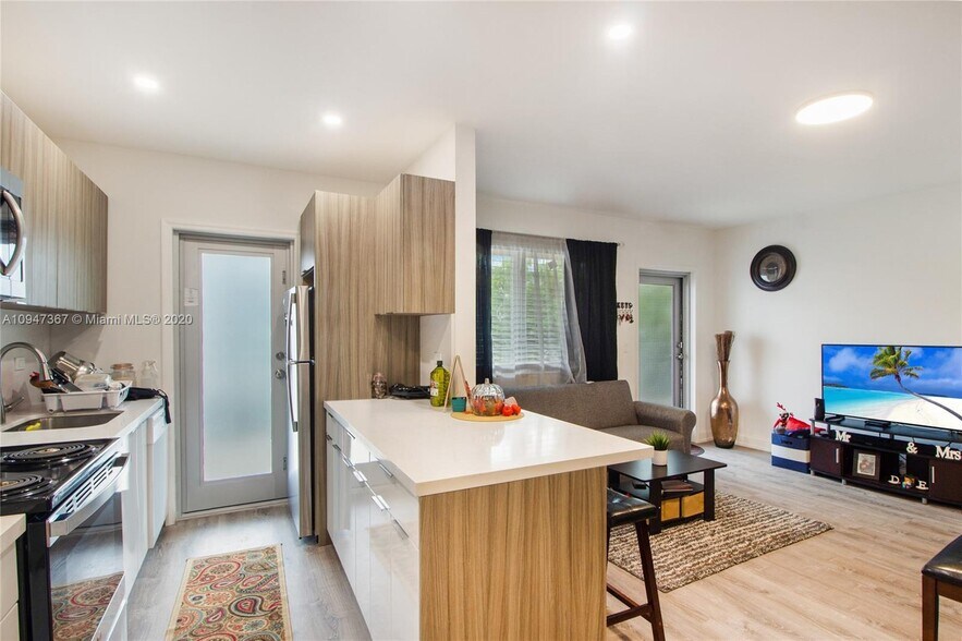 More Photos Of 11th St., Miami Beach Apartments For Sale