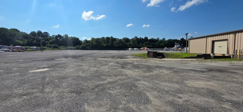 More Photos Of 5130 Hendersonville Rd, Fletcher Warehouse For Lease