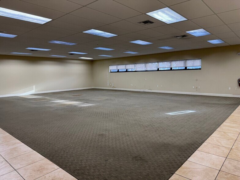 More Photos Of 15255 NW 82nd Ave, Miami Lakes General Retail For Lease