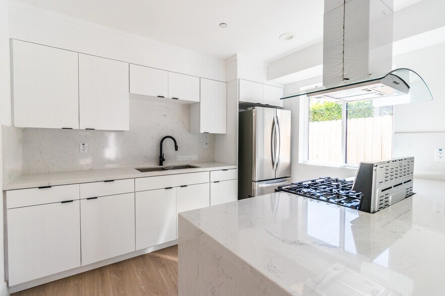 More Photos Of 4505 18th, Los Angeles Apartments For Sale