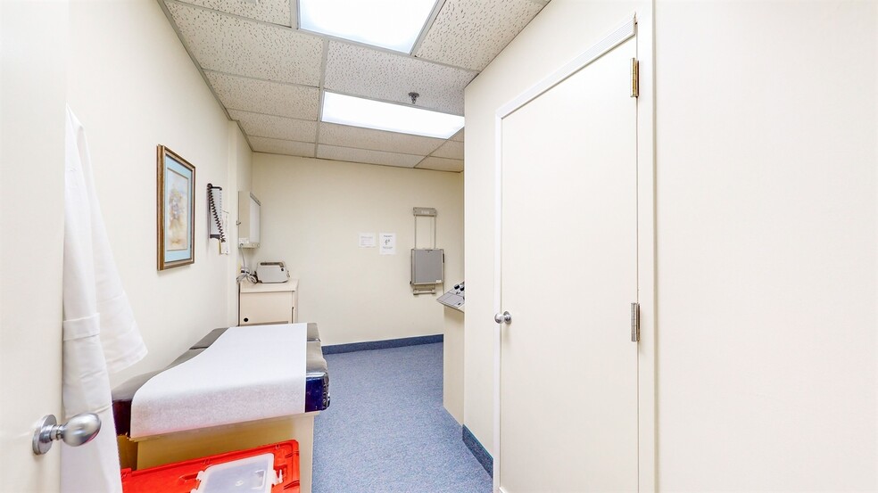 More Photos Of 15-01 Broadway, Fair Lawn Medical For Sale