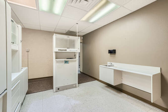 More Photos Of 320 S Santa Fe Ave, Fountain Medical For Sale