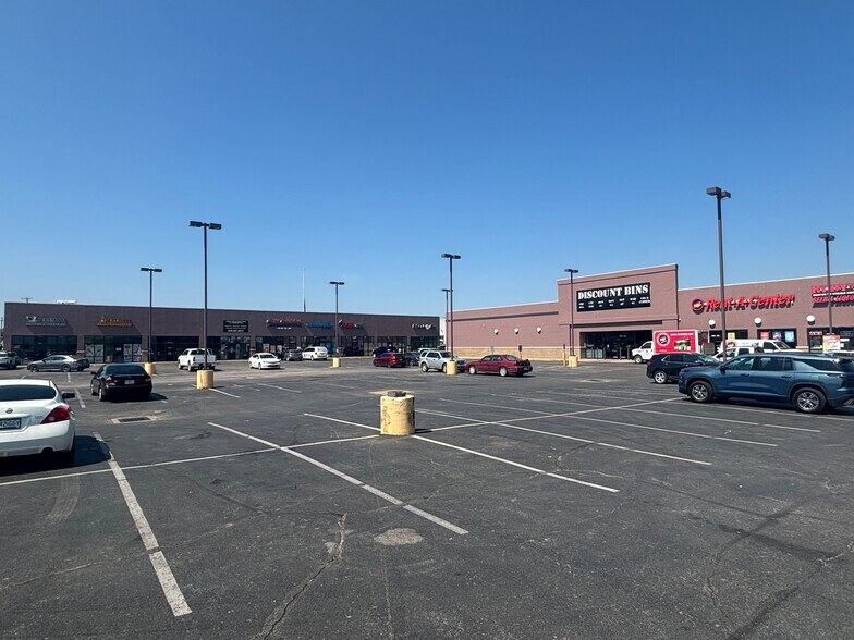 More Photos Of 3040 W Broadway Blvd, Sedalia Unknown For Lease