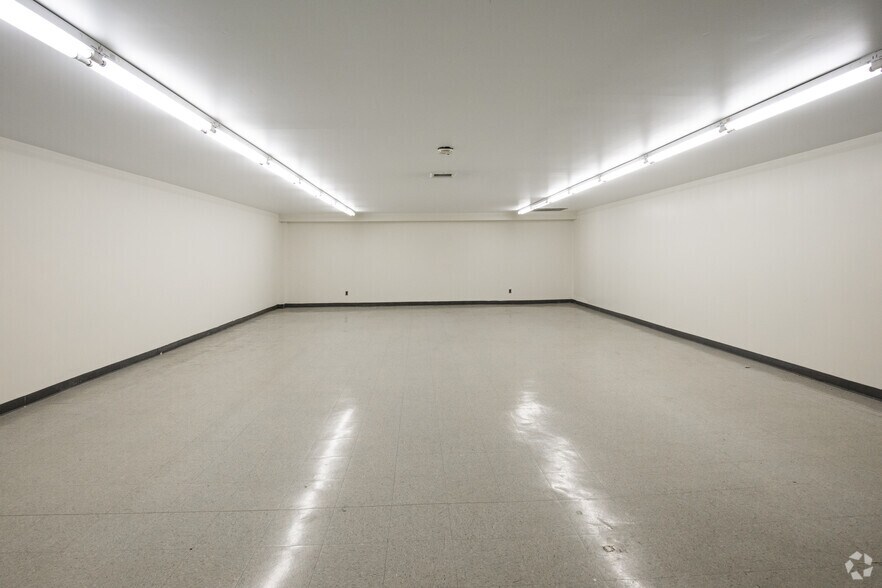 More Photos Of 1400 Youngs Ave, Southold Medical For Lease