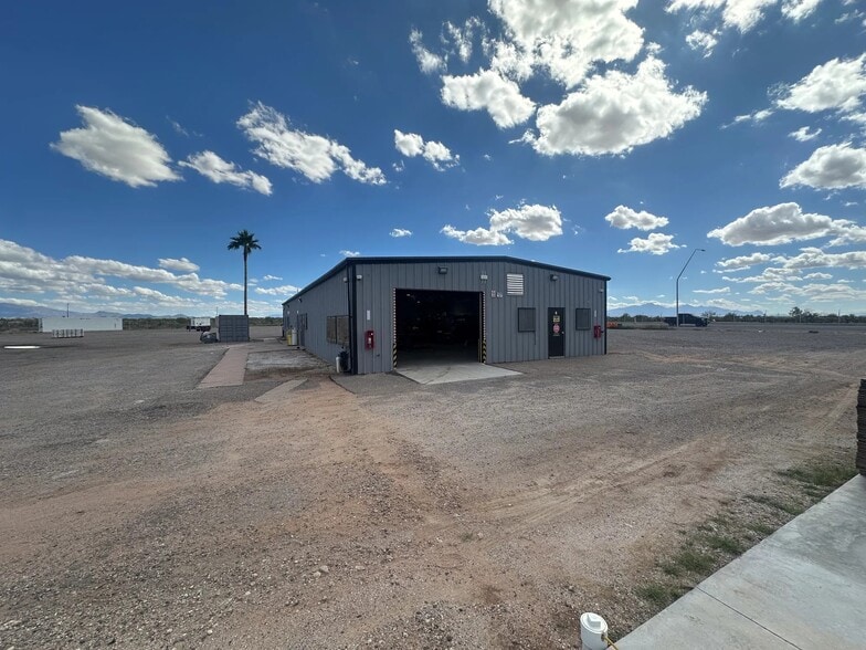 More Photos Of 7777 E Valencia Rd, Tucson Warehouse For Sale